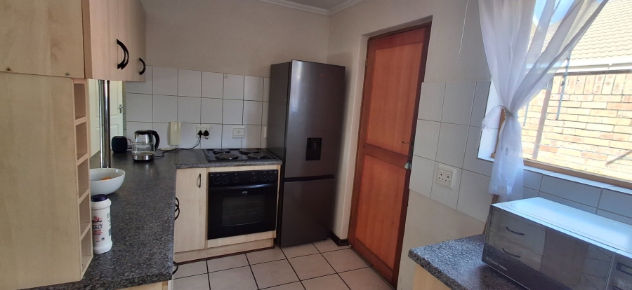 2 Bedroom Property for Sale in Langenhovenpark Free State